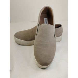 Steven Maden Gills Suede Tan Platform Woman Shoes Size 8 small scratch on top